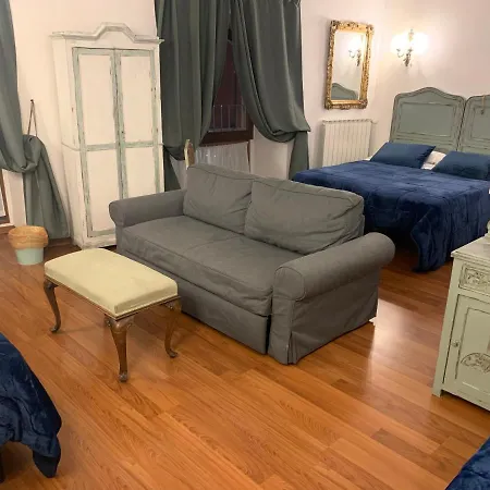 Le Stanze Di Anna Rita All'arco Polinori 3* Foligno