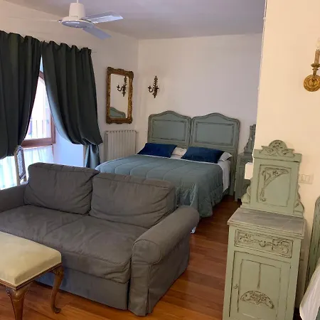 Le Stanze Di Anna Rita All'arco Polinori בית הארחה פוליניו