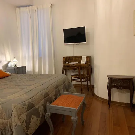 Le Stanze Di Anna Rita All'arco Polinori בית הארחה פוליניו